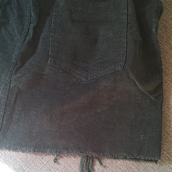 AE Don't Ask Why O/S corduroy black skirt - Picture 3 of 6
